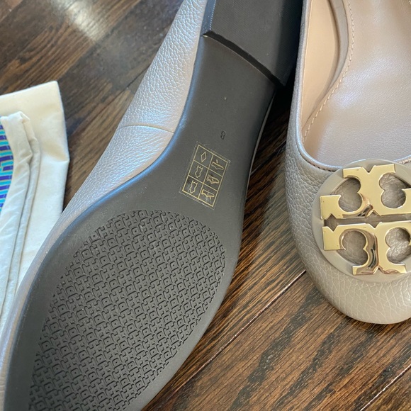 BRAND NEW Tory Burch Reva Flats - Picture 3 of 6